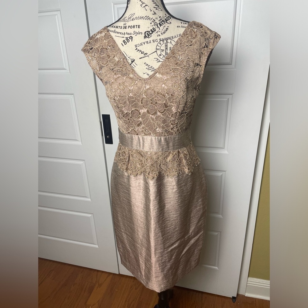 Kay Unger Champagne Lace Peplum Cocktail Dress Sheath V-Neck Formal 4